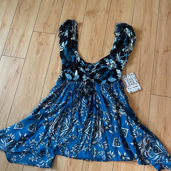 NWT Free People La Bamba Baby doll Top, XS, fits like S. Blue Floral - Picture 7 of 8